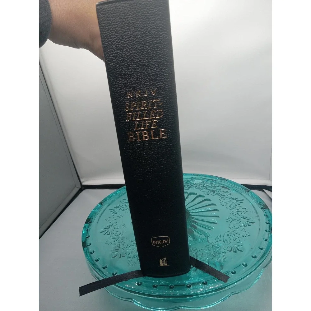 NKJV, Spirit-Filled Life Bible - Third Edition - Genuine Leather  Read